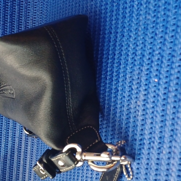 Coach - Picture 2 of 7